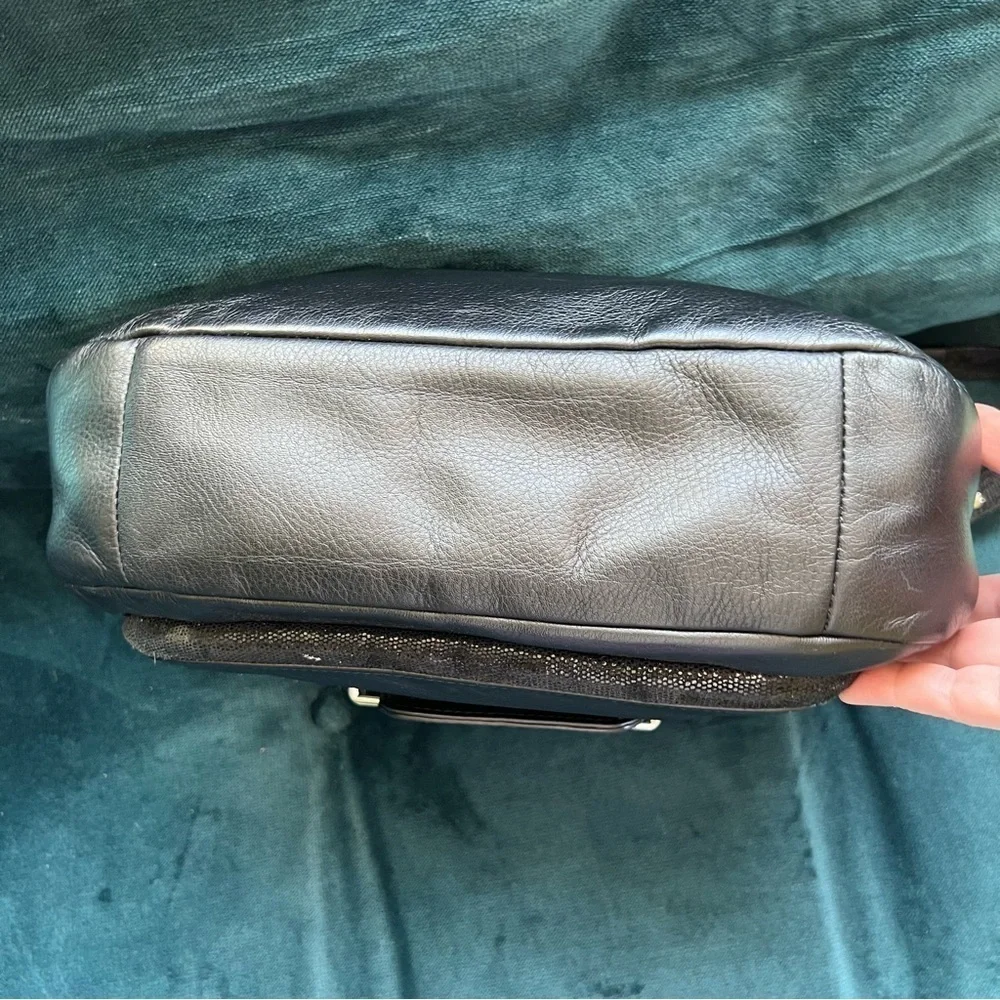 COACH VINTAGE LEATHER FLAP SHOULDER BAG EUC BLACK